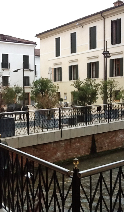 Universita' di Treviso balconi in marmo