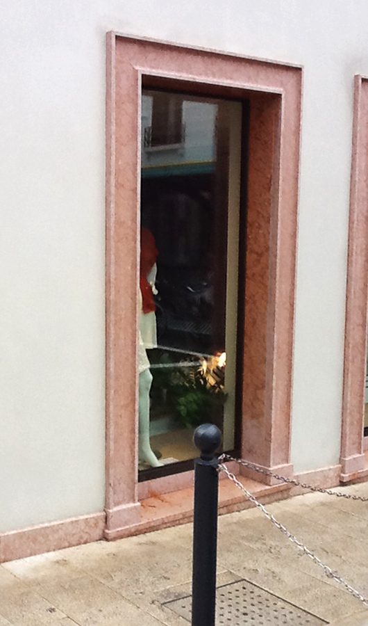 Università di Treviso cornice vetrine