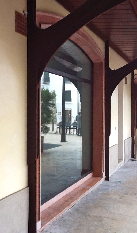 Università di Treviso cornice vetrine