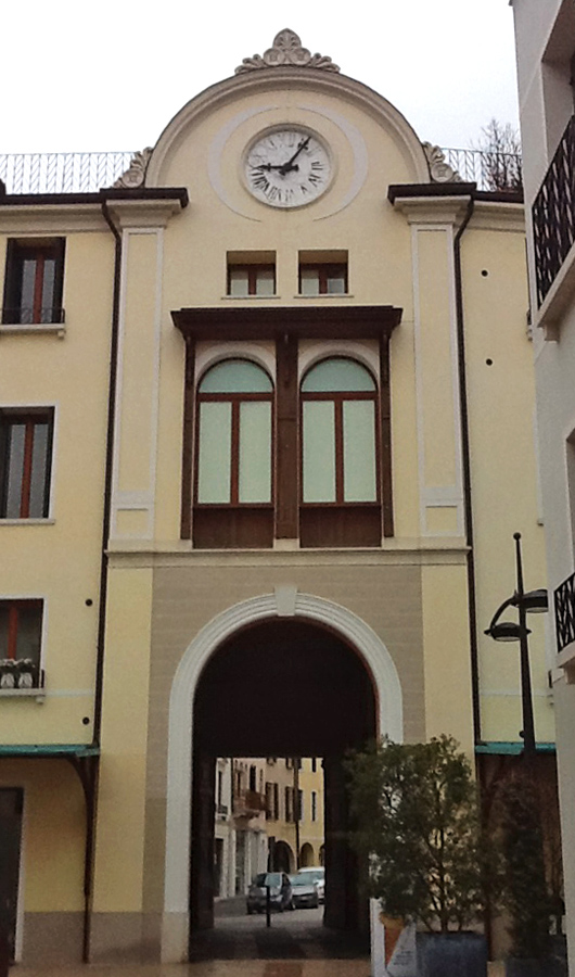 Universita' di Treviso decorazioni in marmo