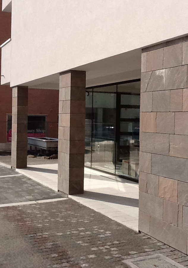 Parete e colonne in marmo Montebelluna